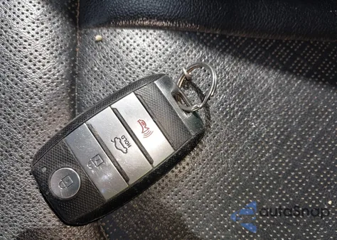 2016 Kia Optima Ex z USA, uszkodzony, nr VIN 5XXGU4L37GG048085